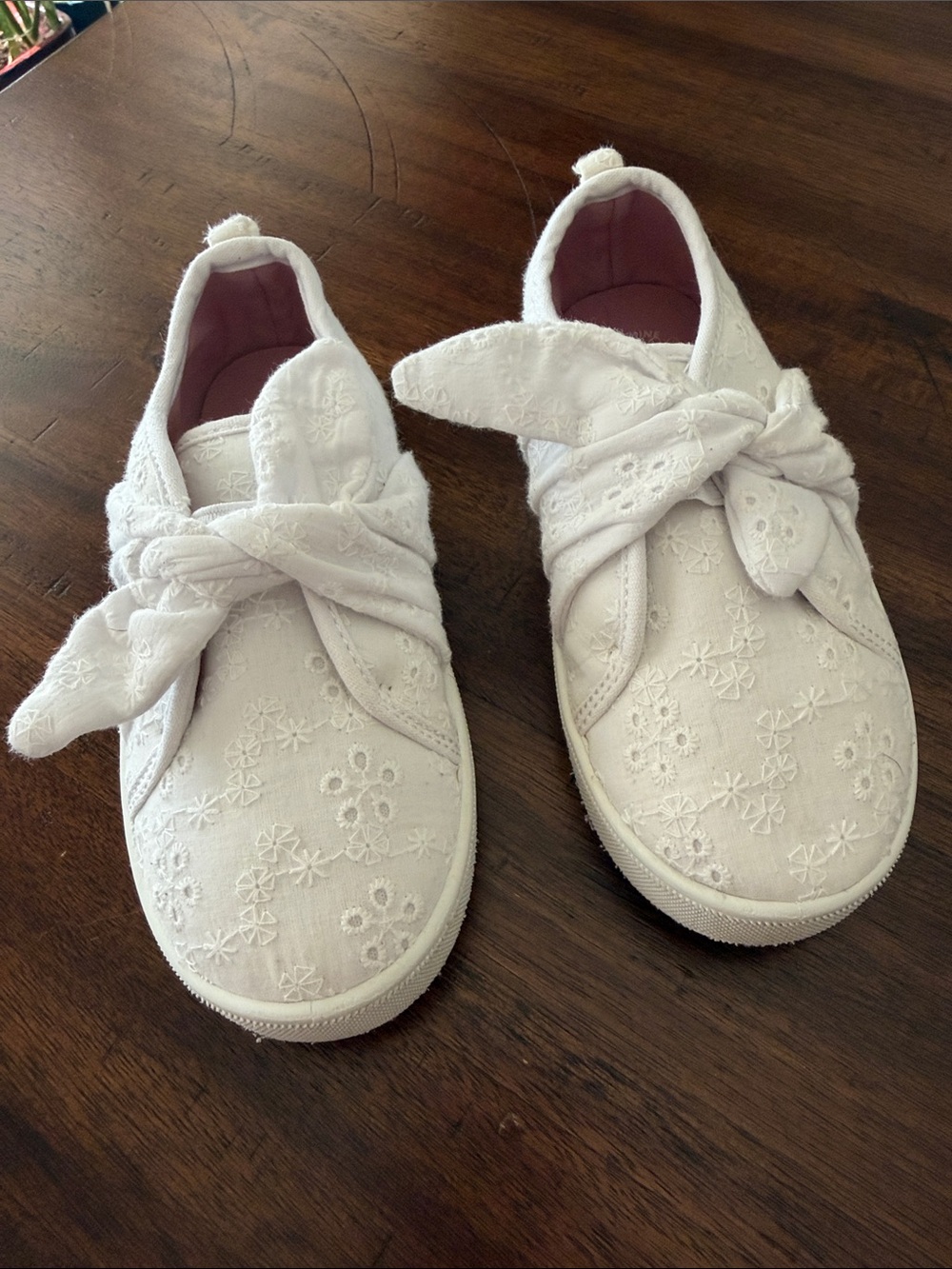 OshKosh B'gosh White Floral Eyelet Knot-Top Sneakers